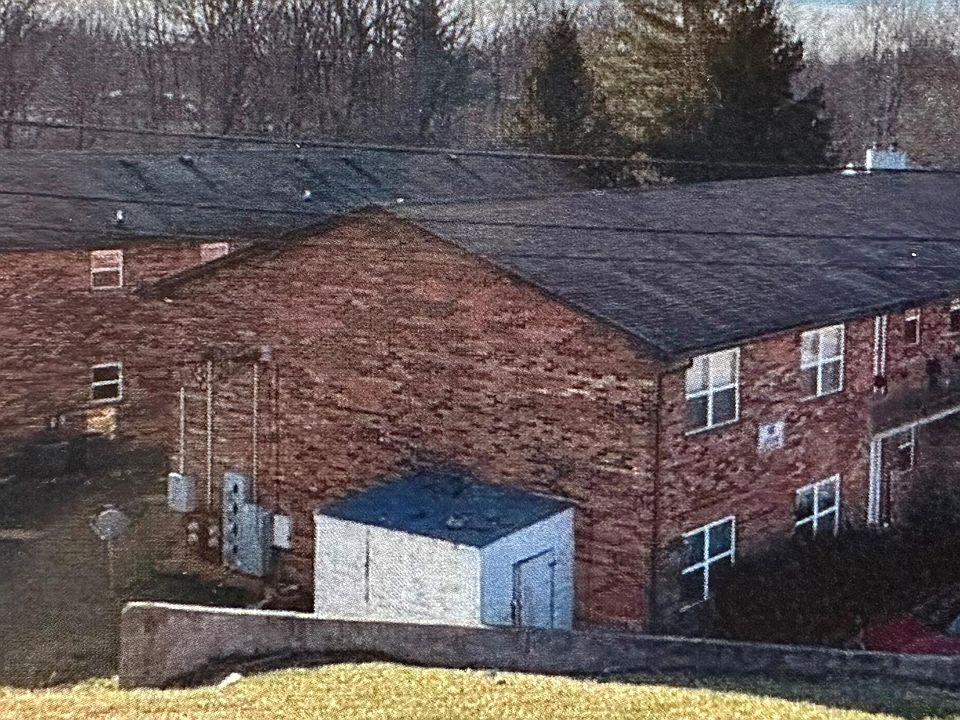 1st image of 433 & 437 Woodcreek Dr