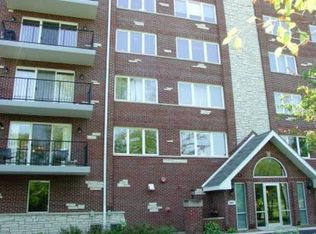 8030 River Walk Dr #5N, Lyons, IL 60534