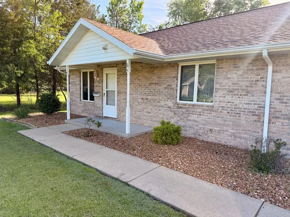 249 Country Club Rd APT 6, Centralia, IL 62801