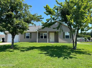 206 Honeysuckle St, Elizabeth City, NC 27909