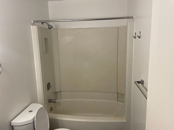 4th image of 82 Carter Cir #1