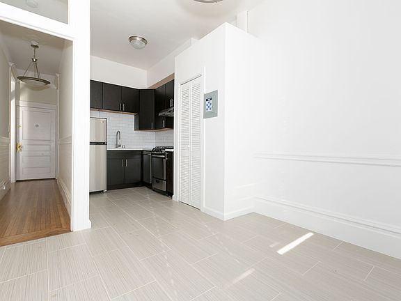 4th image of 3264 Mission St #3270