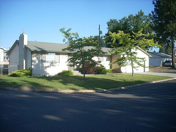 2nd image of 208 Lincoln St