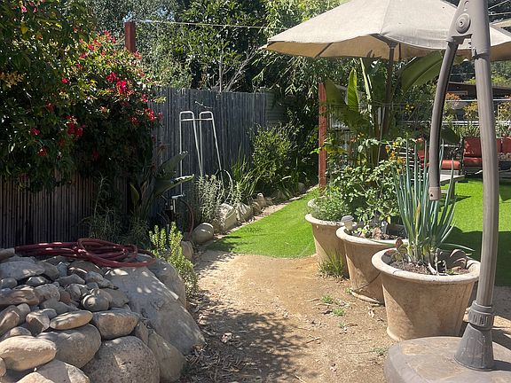 Entering the walkway to your place.