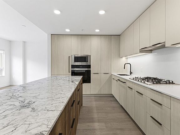 5th image of 3590 W 39th Ave #205