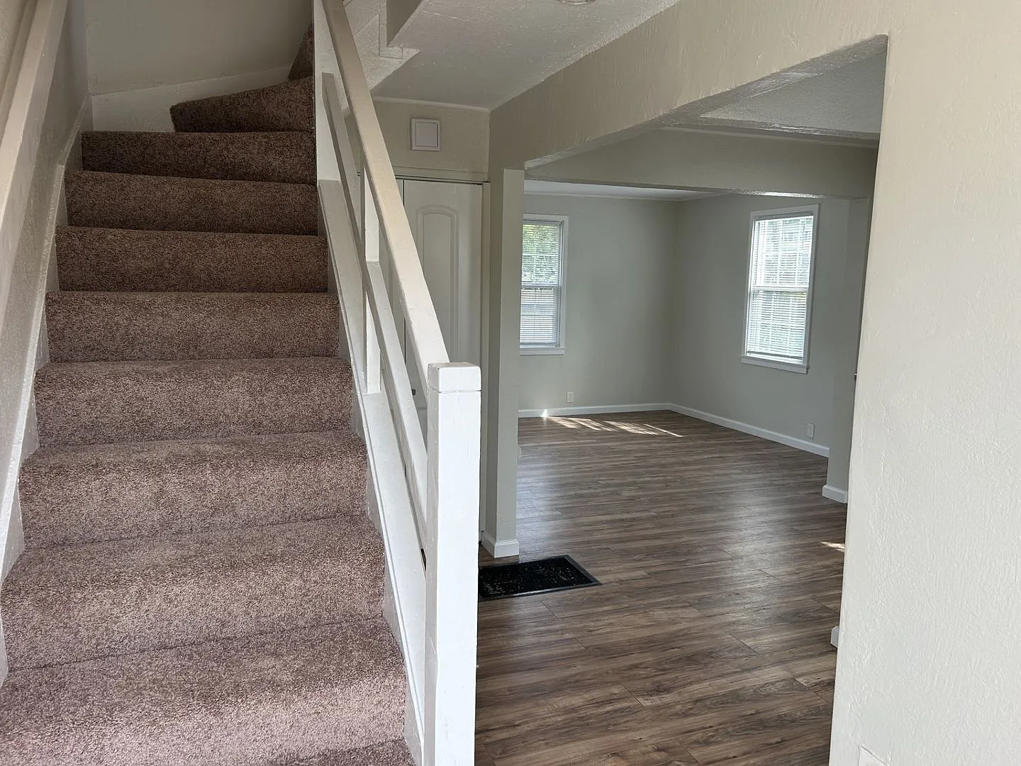 Lovely Two Story 3 Bedroom Unit — Photo 3