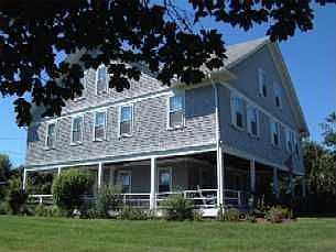2nd image of 25 Noble St