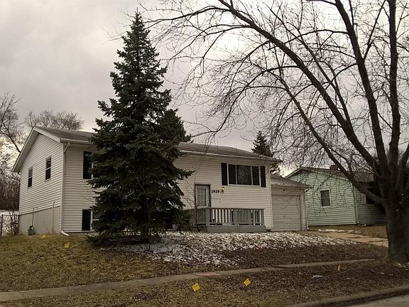 2nd image of 1929 Jamestown Dr