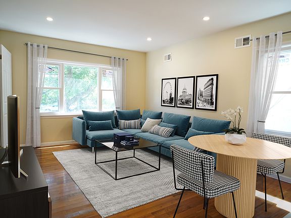 2nd image of 110-14 Ditmars Blvd