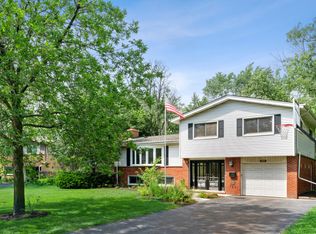 1001 Castlewood Ln, Deerfield, IL 60015