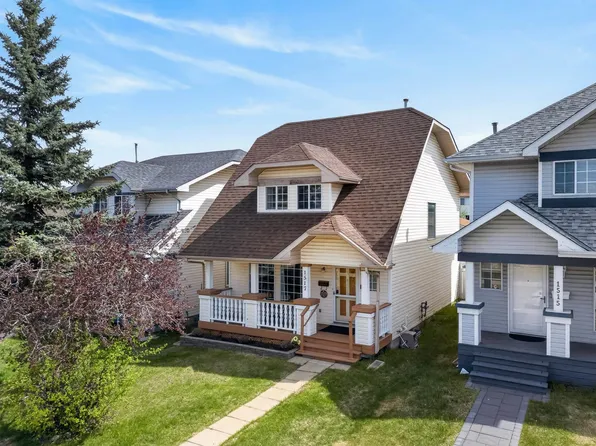 1517 Jarvis Cres NW, Edmonton, AB T6L 6S4