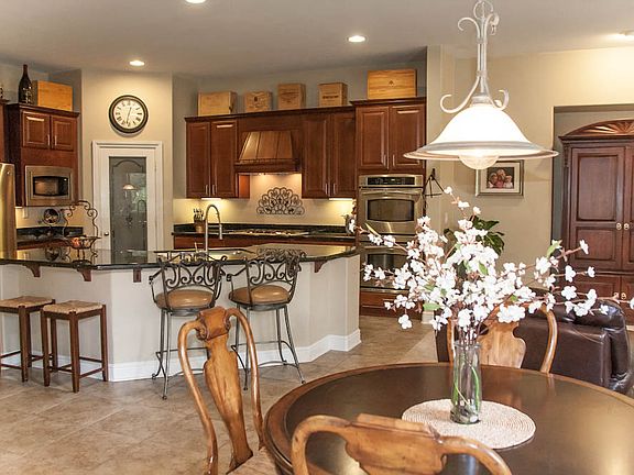 3rd image of 1773 Morella Cir