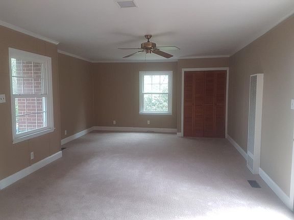 Large Den room or potential 4th bedroom