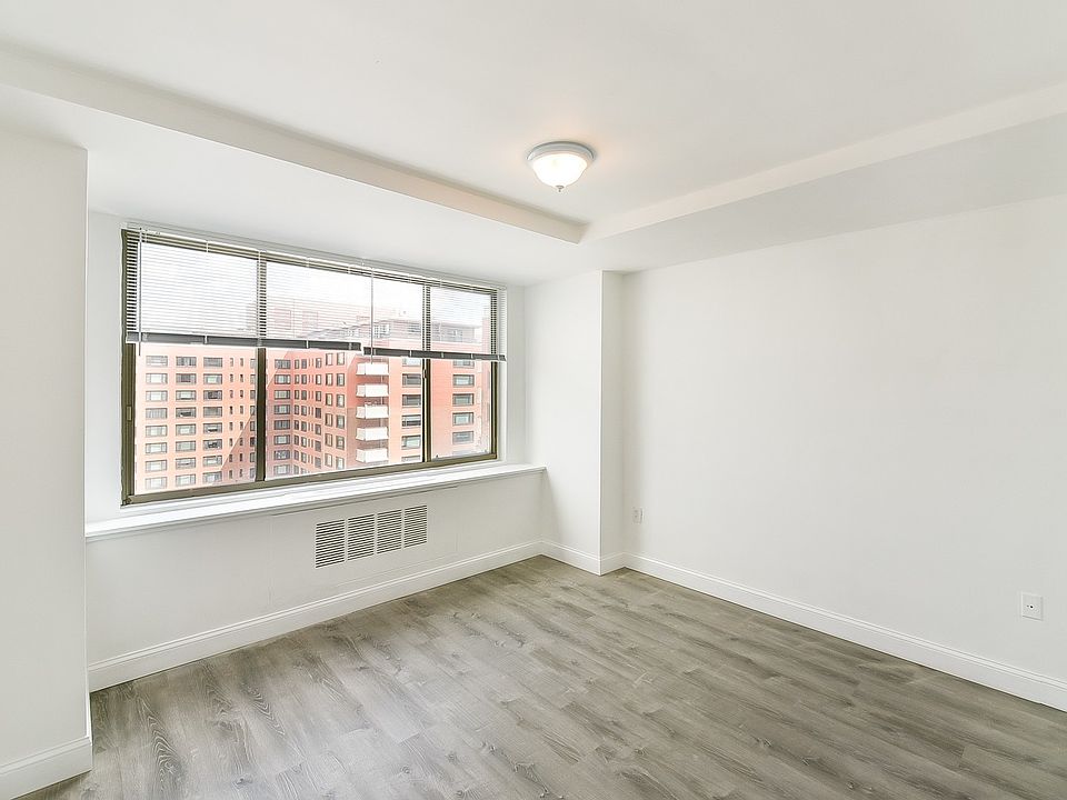 1st image of 1121 Arlington Blvd APT 817