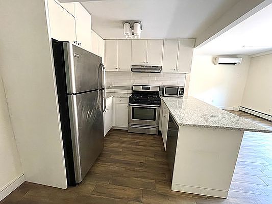 2nd image of 25-27 23rd St #1B