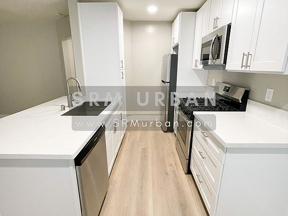 3rd image of 3940 Idaho St #2
