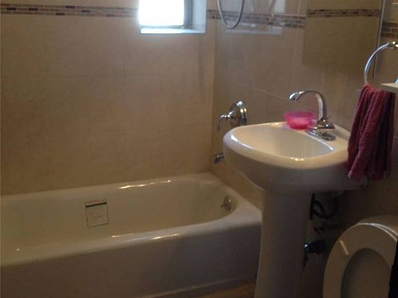 4th image of 14411 Sanford Ave #4K