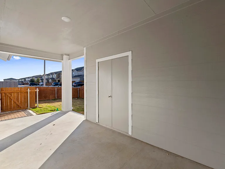 7635 Stonehollow Dr #7635 — Photo 12