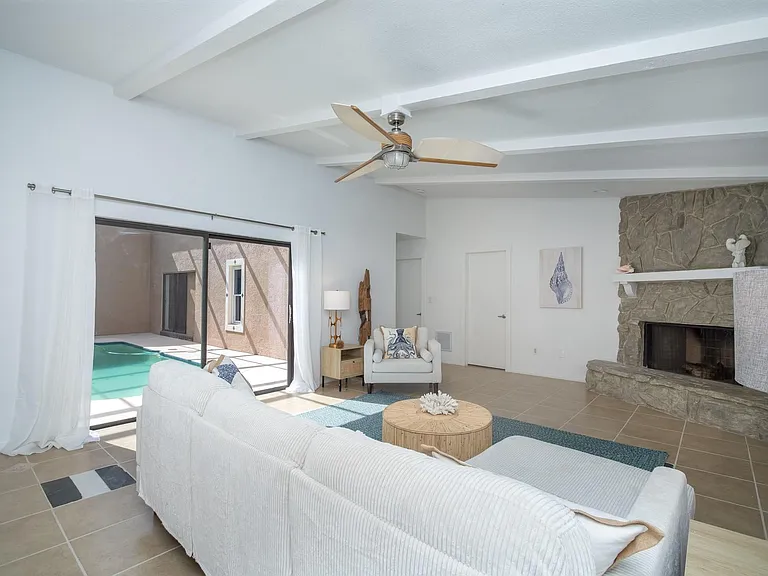 2504 Hibiscus Dr — Photo 12