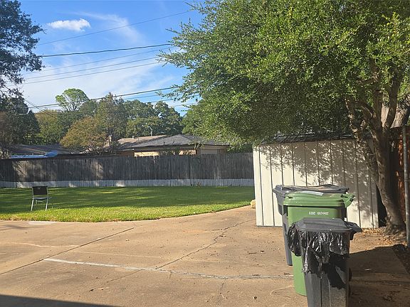3rd image of 1611 Park Ridge Ter
