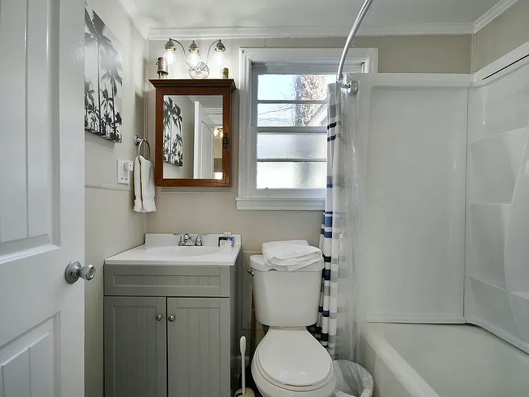 85 Allen St — Photo 23