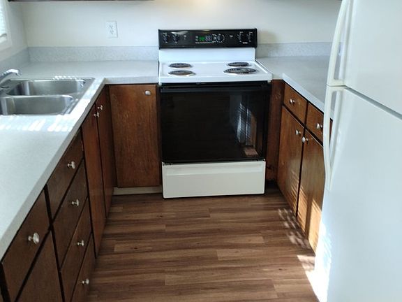 3rd image of 1247 W 8th Ave #11