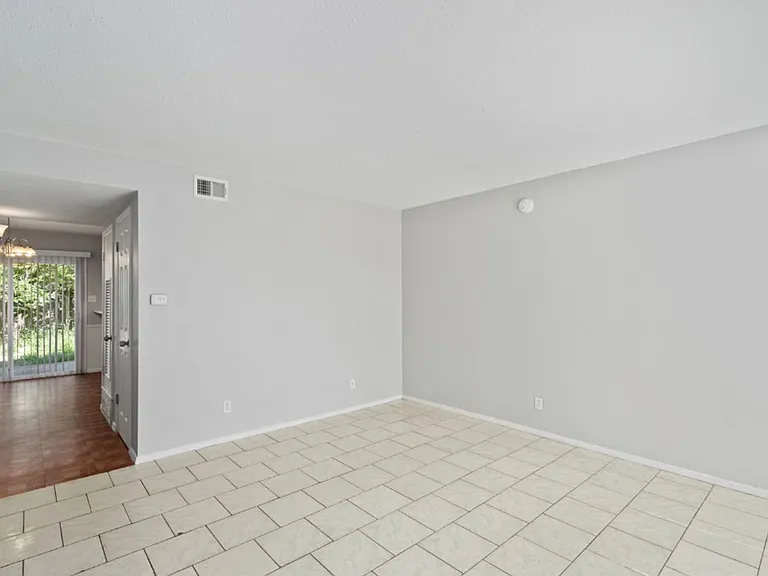 5800 Belmoor Dr #C — Photo 5