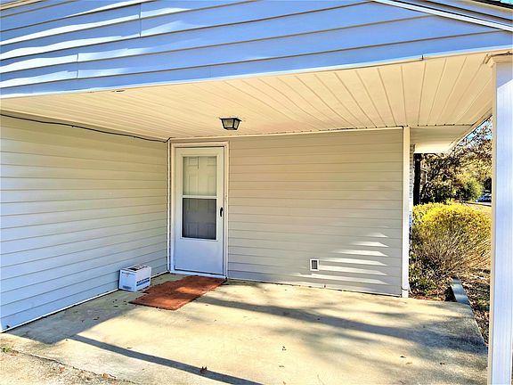3rd image of 700 Sommers Ave
