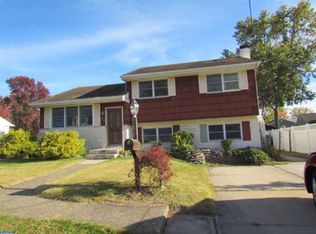 61 Pleasant Valley Dr, West Deptford, NJ 08096
