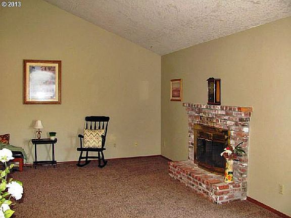 3rd image of 9806 NE 82nd Ave