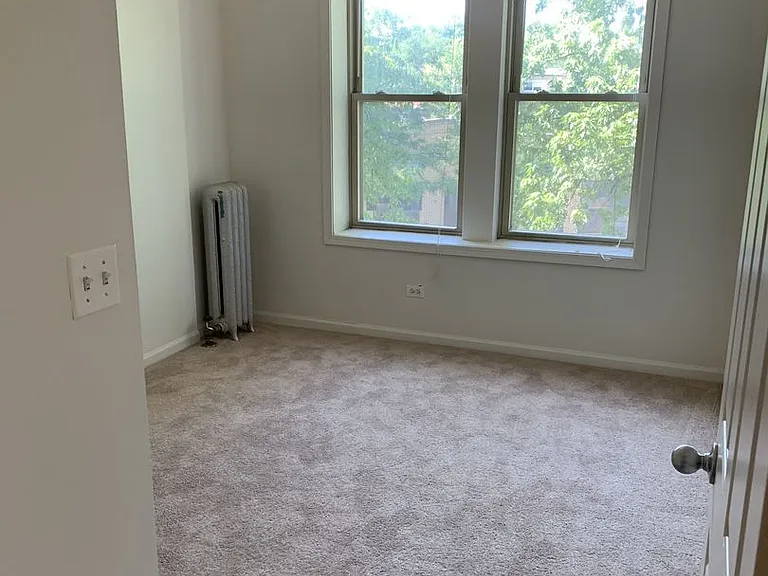 1943 W Chase Ave #2 — Photo 9