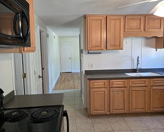 3rd image of 74 High St APT 3