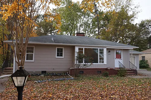 212 Woodlawn Ave Photo 1
