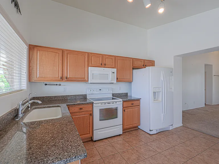 2350 E Santiago Trl — Photo 8