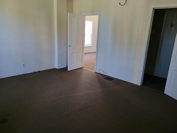 2nd image of 559 E 10th St Floor 1