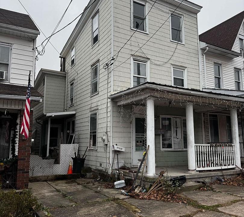 1st image of 1104 W Walnut St