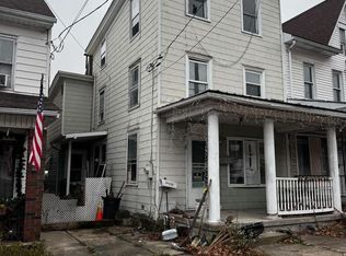 1104 W Walnut St, Coal Township, PA