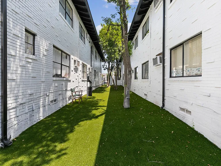 3921 Rawlins — Photo 16