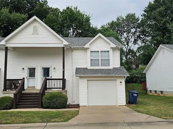 512 Pacific Estates Dr, Pacific, MO 63069