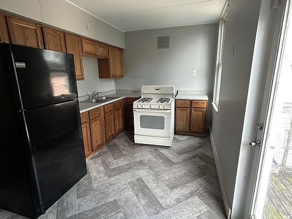 3rd image of 2838 Montana Ave #2