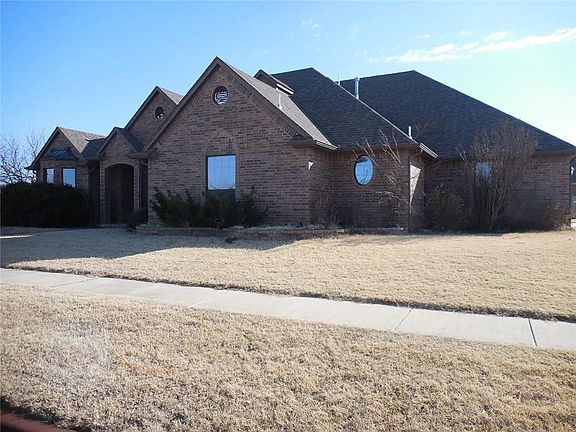 2nd image of 2100 Dogwood Creek Ave
