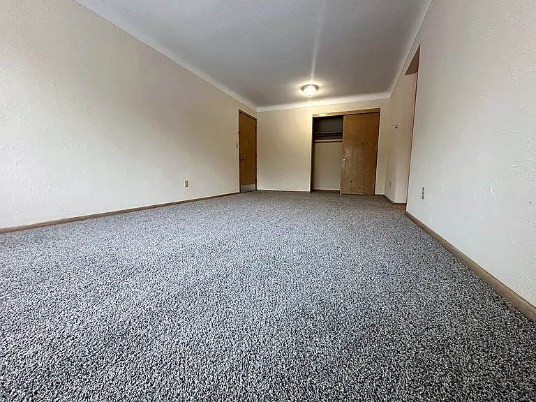 Lexlawn Apartments — Photo 25
