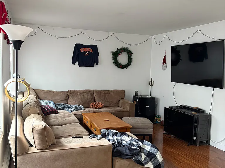 498 Plantation St — Photo 7