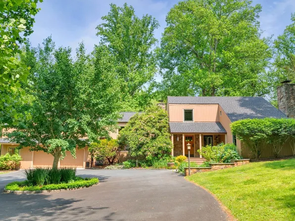 1035 Owensville Rd, Charlottesville, VA 22901