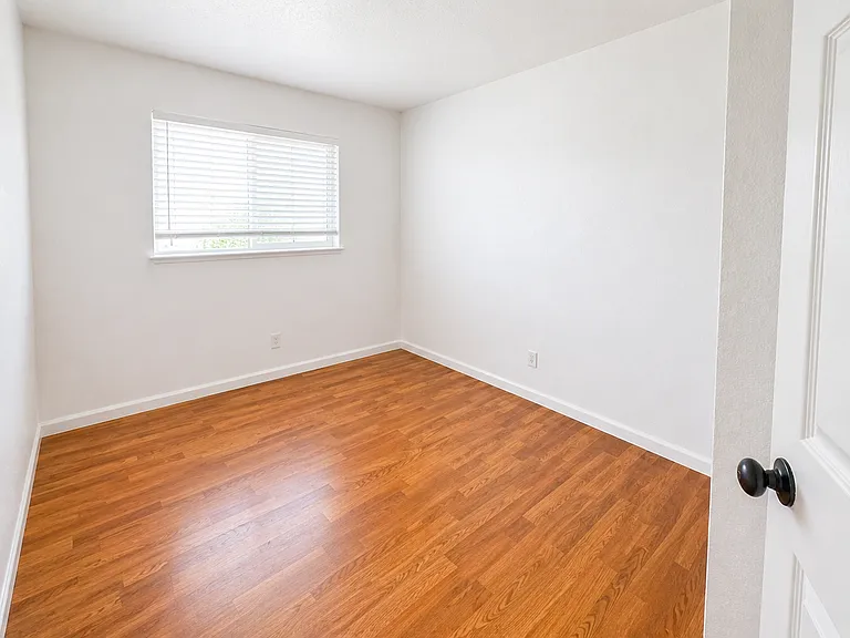 3911 Annadale Ln #8 — Photo 9