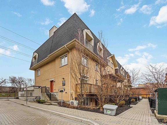 3rd image of 380 Hopewell Ave #121