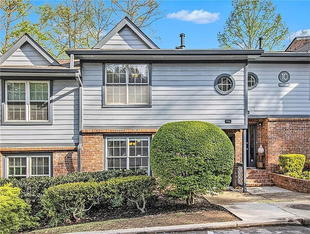 Weatherstone Dr NE, Atlanta — Photo 1