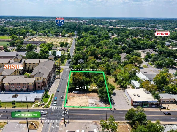1532 Sam Houston Ave, Huntsville, TX 77340