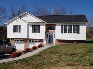 816 Mockingbird Ct, Mt Carmel, TN 37645