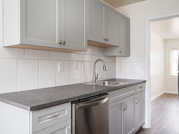 Clinton Court| Kitchen